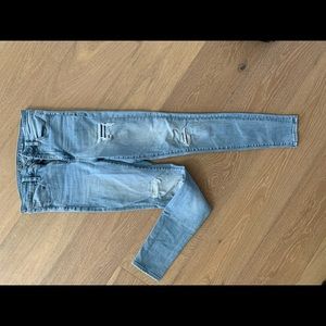 Light wash skinny jeans